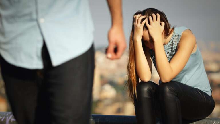 The Ultimate Relationship Red Flag: Expert Reveals The One Clear Sign It’s Time to Let Go