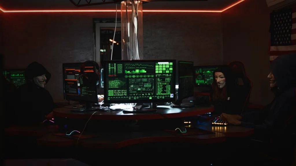 004 Criminals want to steal your identity 000